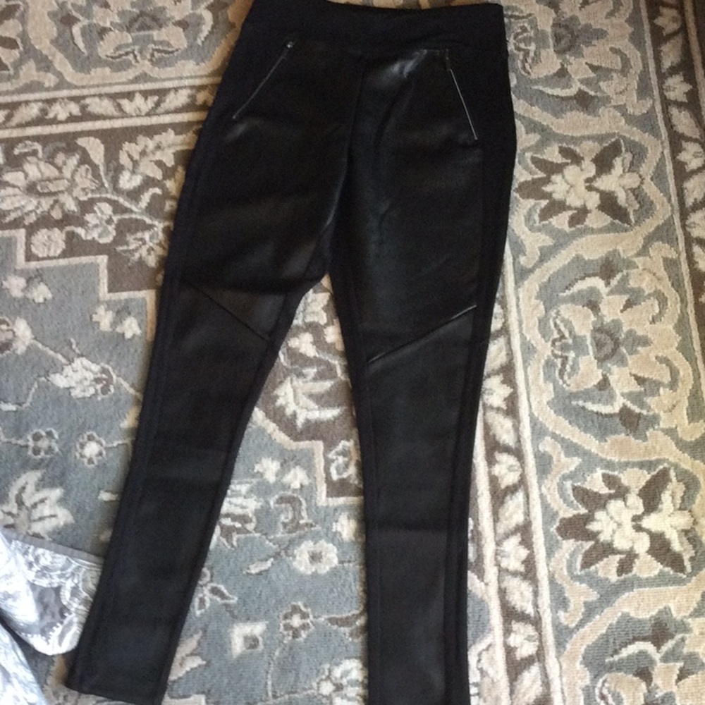 Black Slim Fit Leggings with Stretch Fabric